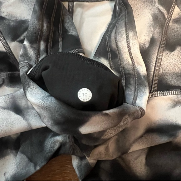 Lululemon Leggings - Picture 5 of 5